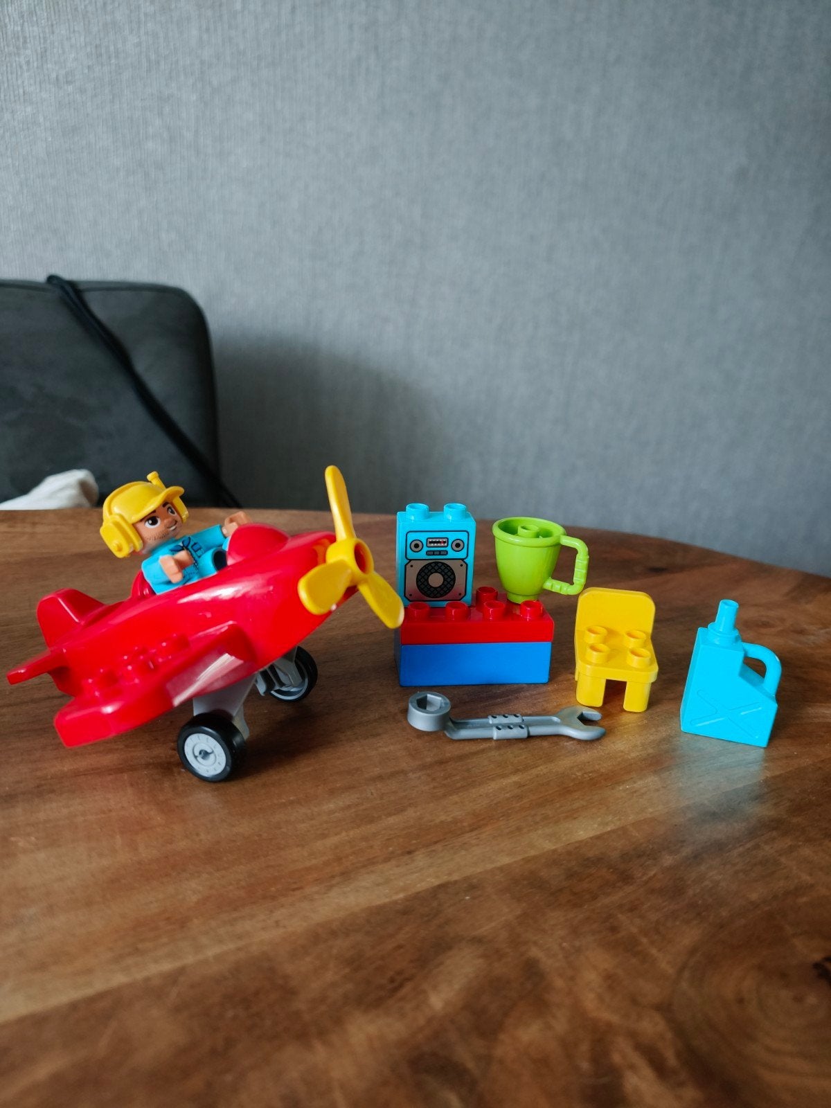 Lego Duplo Vliegtuig 10908 met Piloot en Accessoires, Ophalen of Verzenden, Zo goed als nieuw, Duplo, Inclusief accessoires