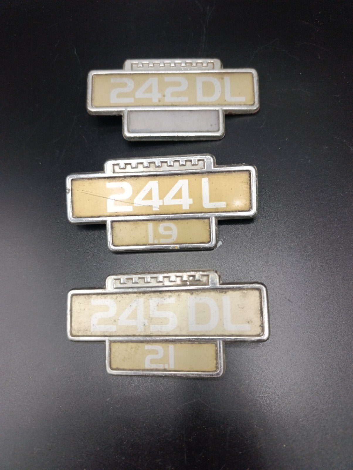 Volvo emblemen: 242, 244 en 245, Ophalen of Verzenden, Auto's
