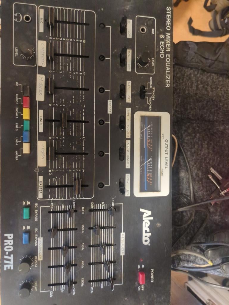 Alecto PRO-77E Stereo Mixer Equalizer & Echo - Dub/Reggae, Muziek en Instrumenten, Mengpanelen, Gebruikt, Minder dan 5 kanalen