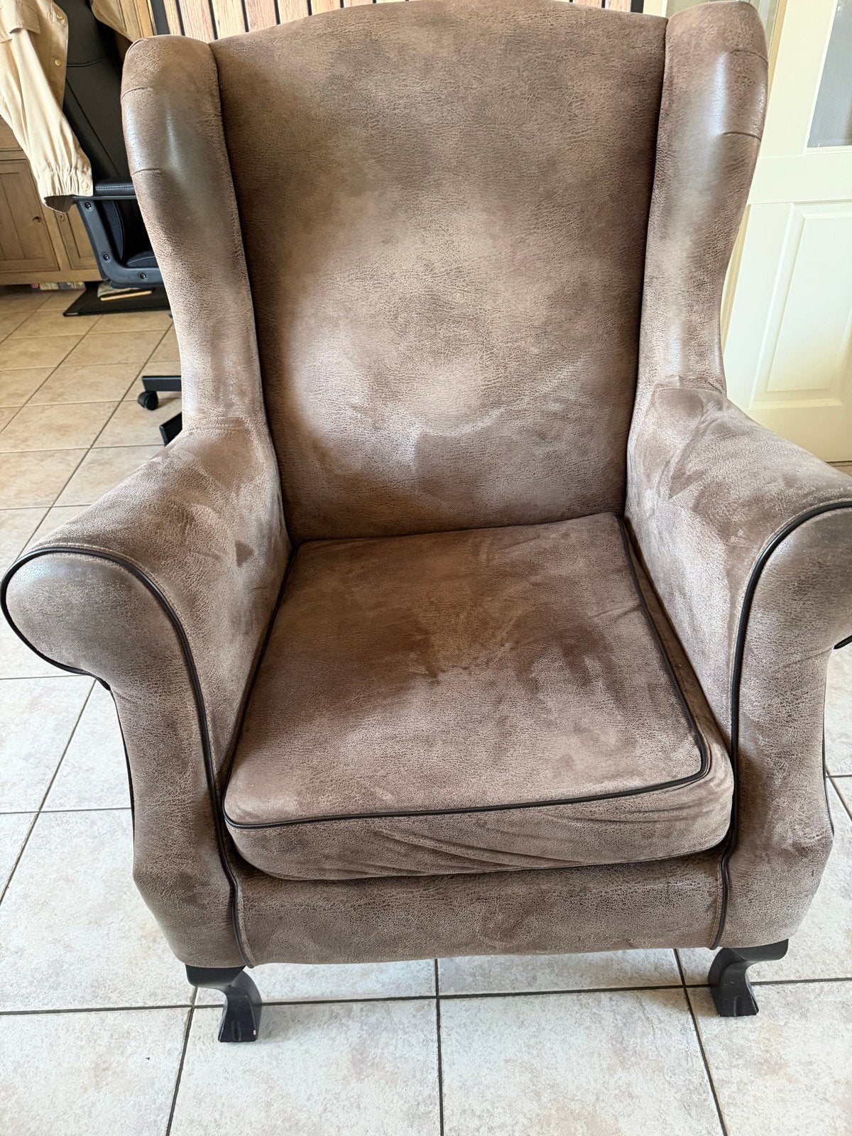Comfortabele fauteuil in bruin suède-look, Ophalen, Gebruikt, Stof, 75 tot 100 cm