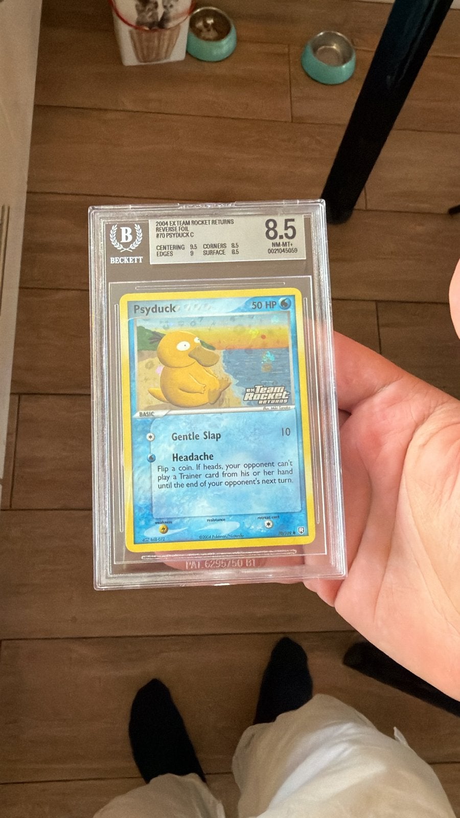 Foto 2 van Psyduck 2004 EX Team Rocket Returns Reverse Holo BGS 8.5