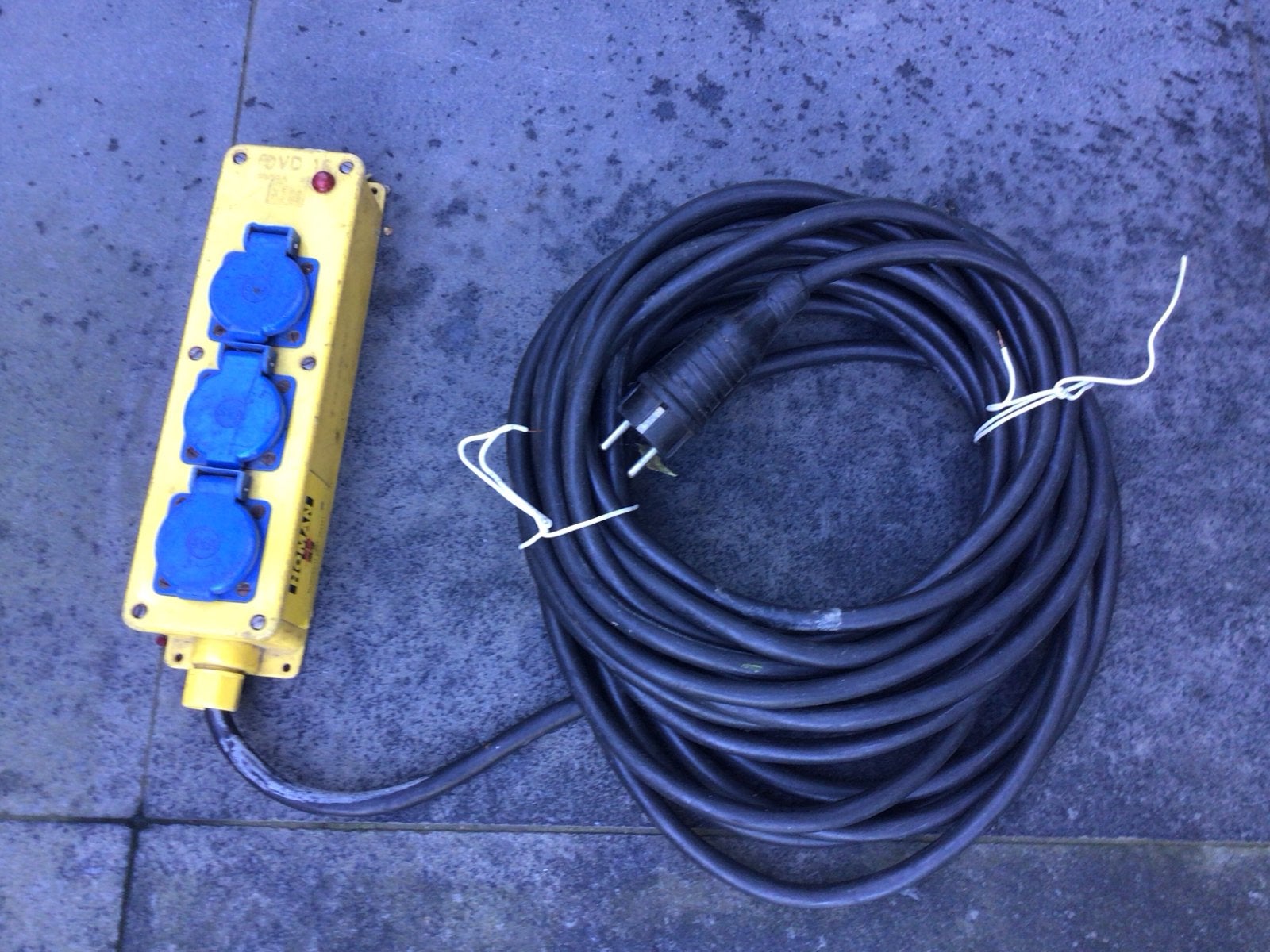Homan Verlengsnoer met Stekkerdoos 3x 16A, 15 Meter, Ophalen of Verzenden, Gebruikt, Overige merken, Kabel of Snoer