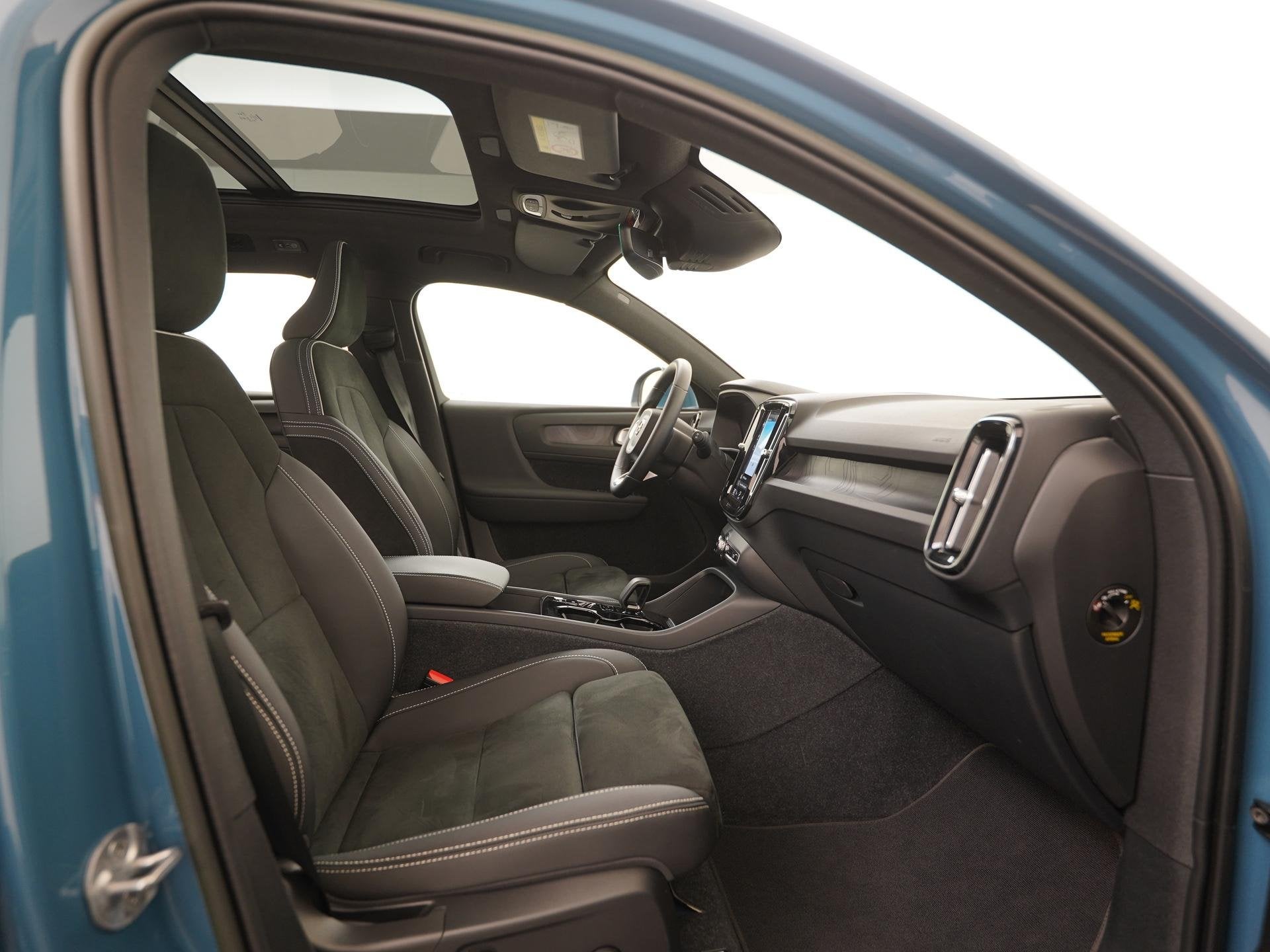 Volvo XC40 1.5 T5 Plug-in hybrid Ultimate Bright | Panoramad, 12 maanden, Euro 6, Blauw, Leder en Stof