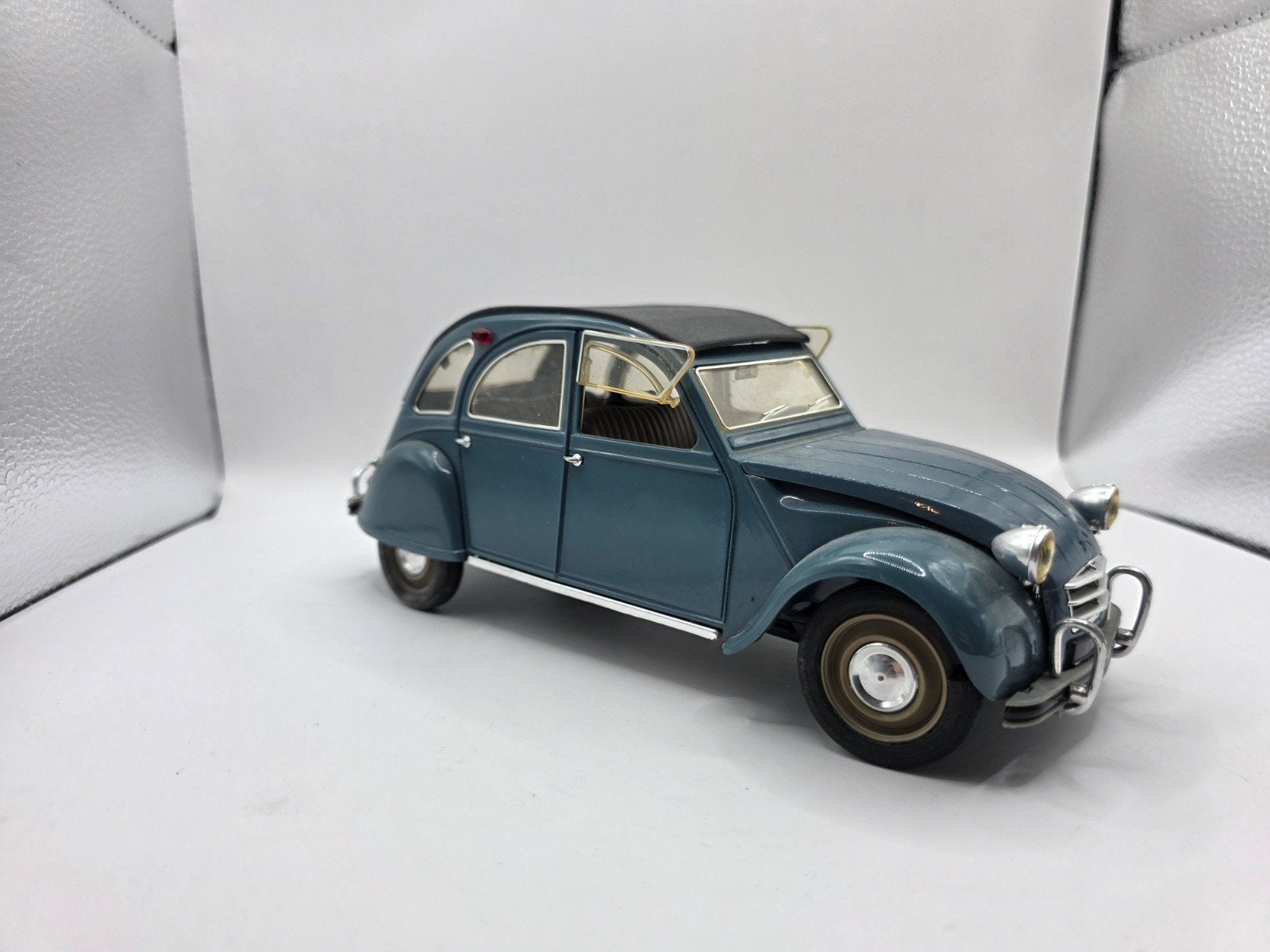 Citroen 2cv, Hobby en Vrije tijd, Modelauto's | 1:18, Ophalen of Verzenden, Solido