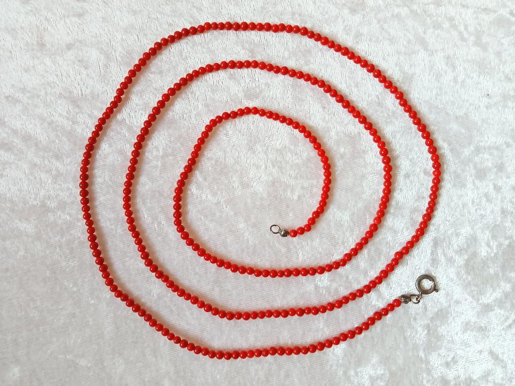 Mooi Lang Collier met Baby Bloedkoralen - lengte 100 cm, Verzenden, Zilver, Ring, Met edelsteen
