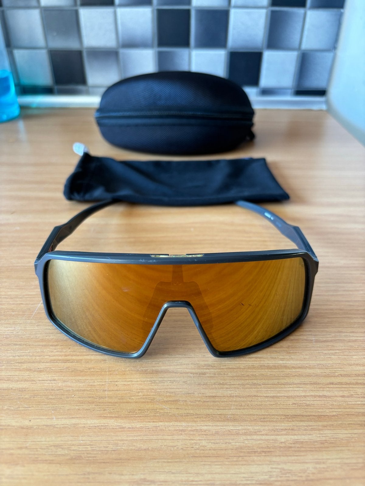 Oakley Sutro Zonnebril, Gebruikt, Zonnebril, Ophalen of Verzenden, Oakley