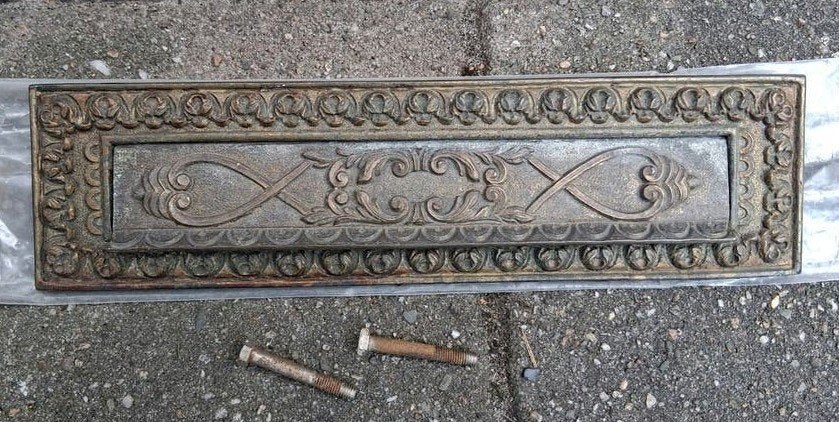 Antieke brievenbusklep messing met sierlijke details, Ophalen of Verzenden, Gebruikt, Koper of Messing, Klink of Kruk