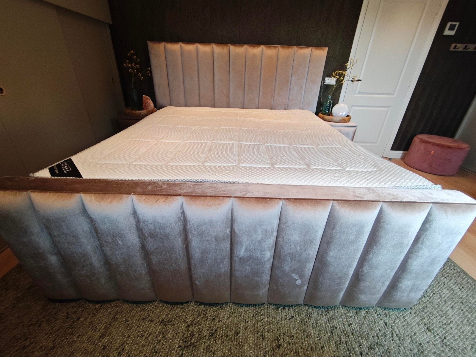 Boxspring | 200x210cm | Taupe | Compleet slechts 3 maand oud, Huis en Inrichting, Ophalen, 210 cm, Tweepersoons, Zo goed als nieuw