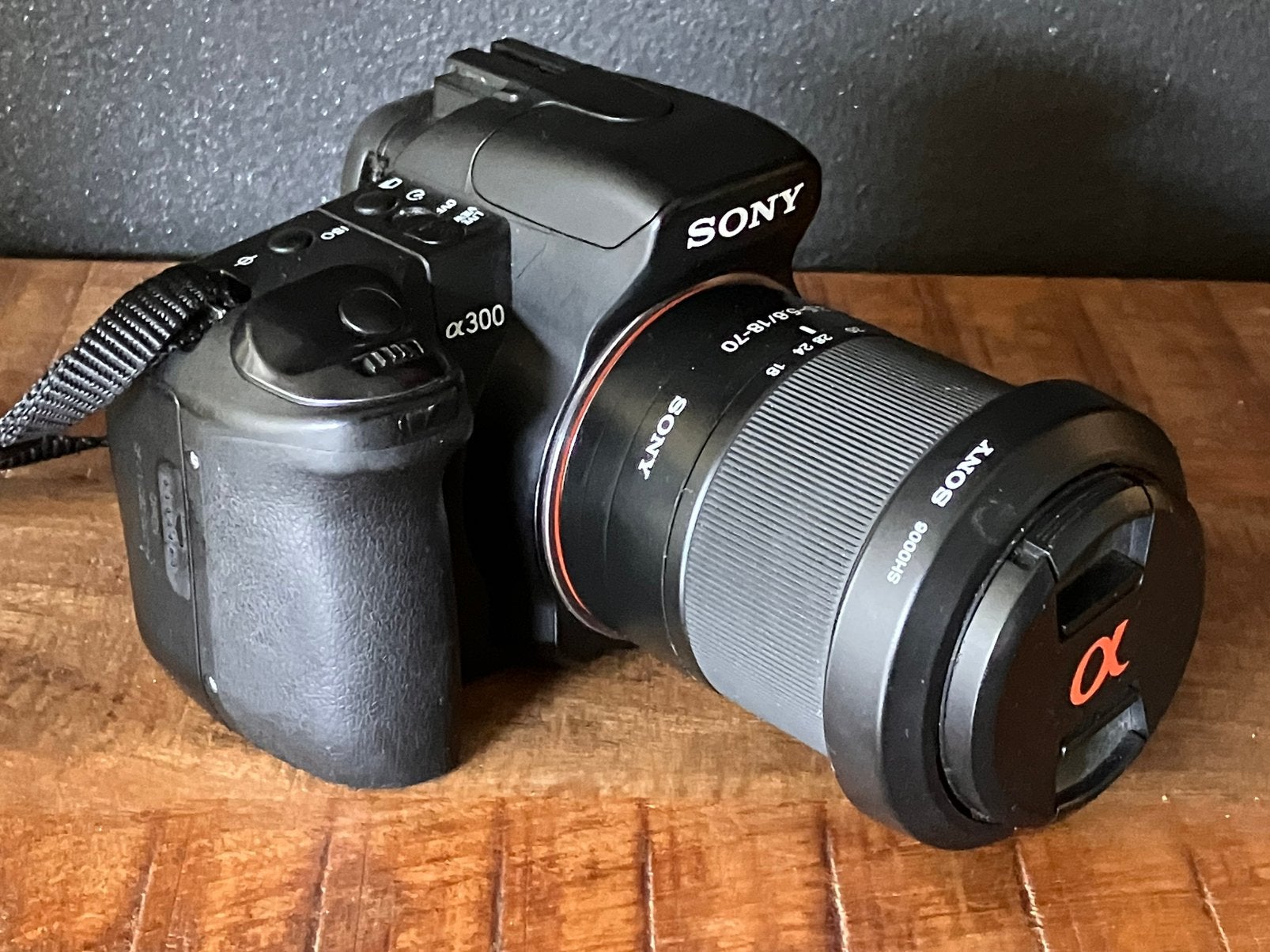 Sony Alpha A300 digitale spiegelreflexcamera., Audio, Tv en Foto, Fotocamera's Digitaal, Ophalen of Verzenden, Zo goed als nieuw