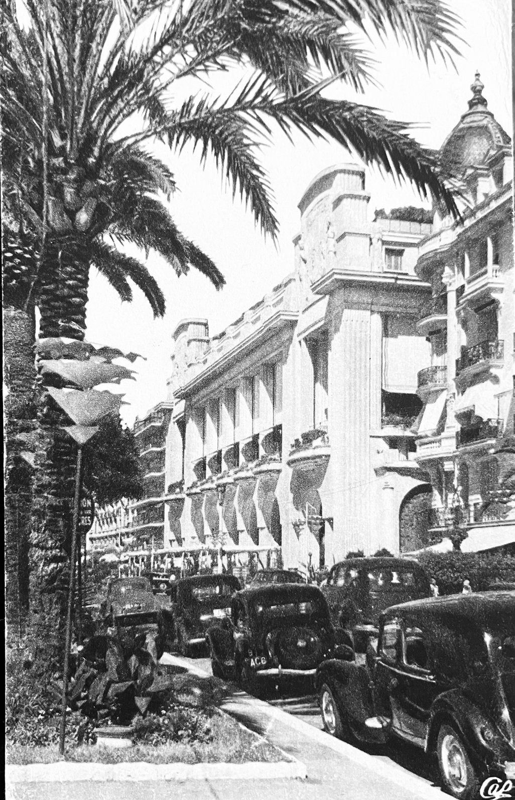 Ansichtkaart met oude auto’s Citroën Traction Avant in Nice, Verzamelen, Ophalen of Verzenden, 1940 tot 1960, Gelopen, Voertuig