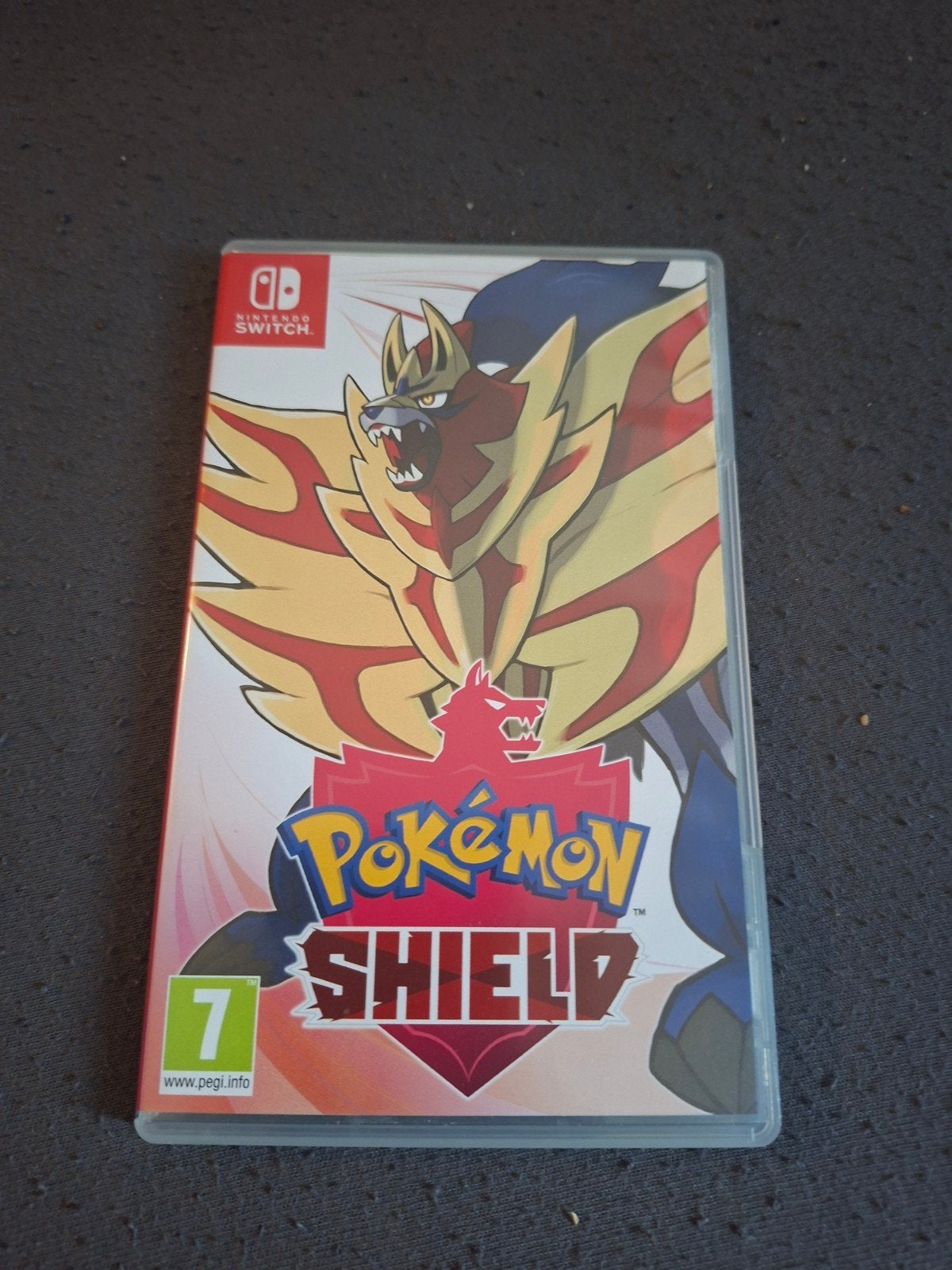 Pokémon Shield Nintendo Switch - Zo goed als nieuw, Spelcomputers en Games, Games | Nintendo Switch, Ophalen, Online, 1 speler