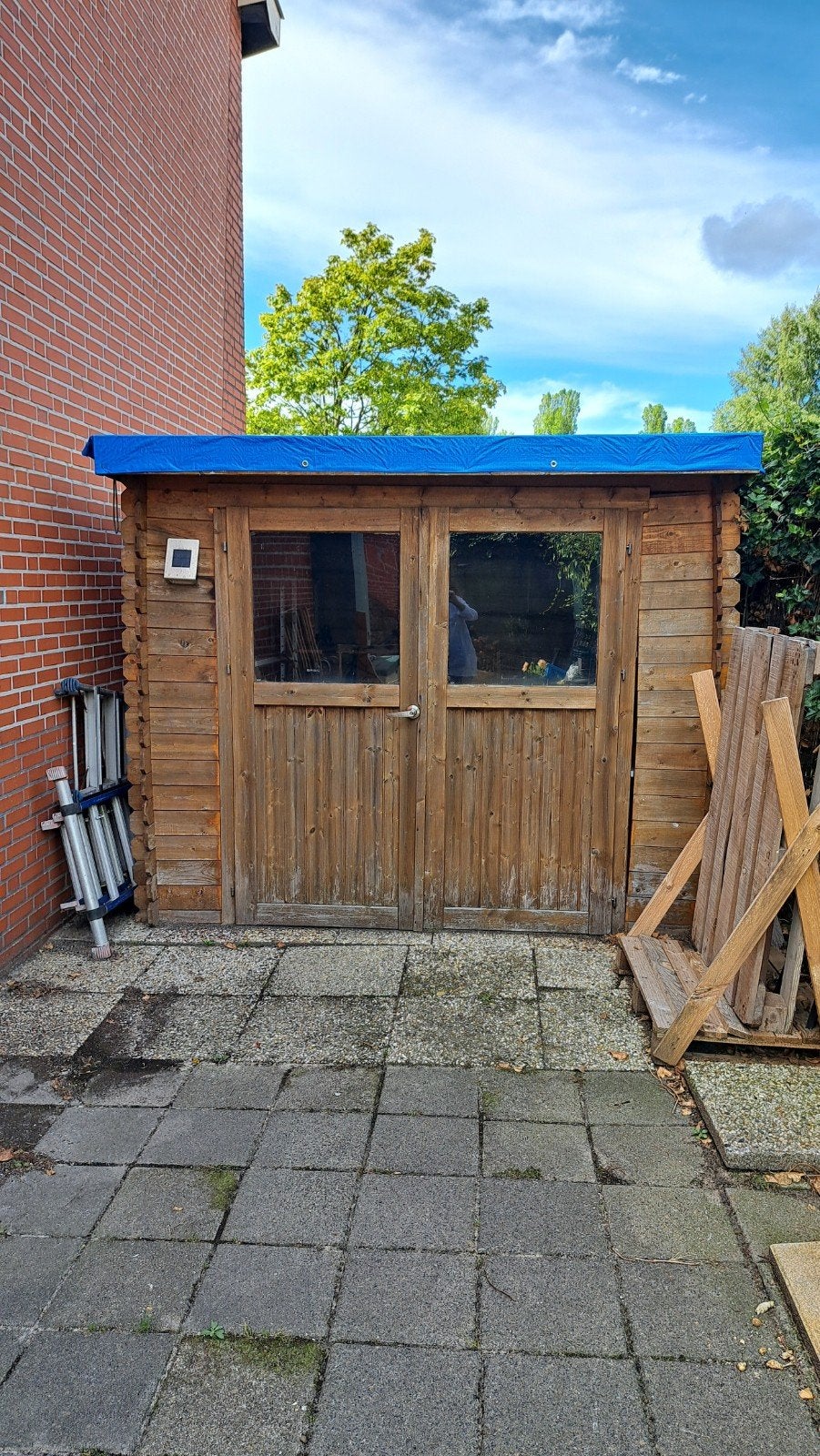 Houten schuur met dubbele deuren en ramen, Tuin en Terras, Tuinhuizen, Schuur, 2 ramen, Hout, Ophalen