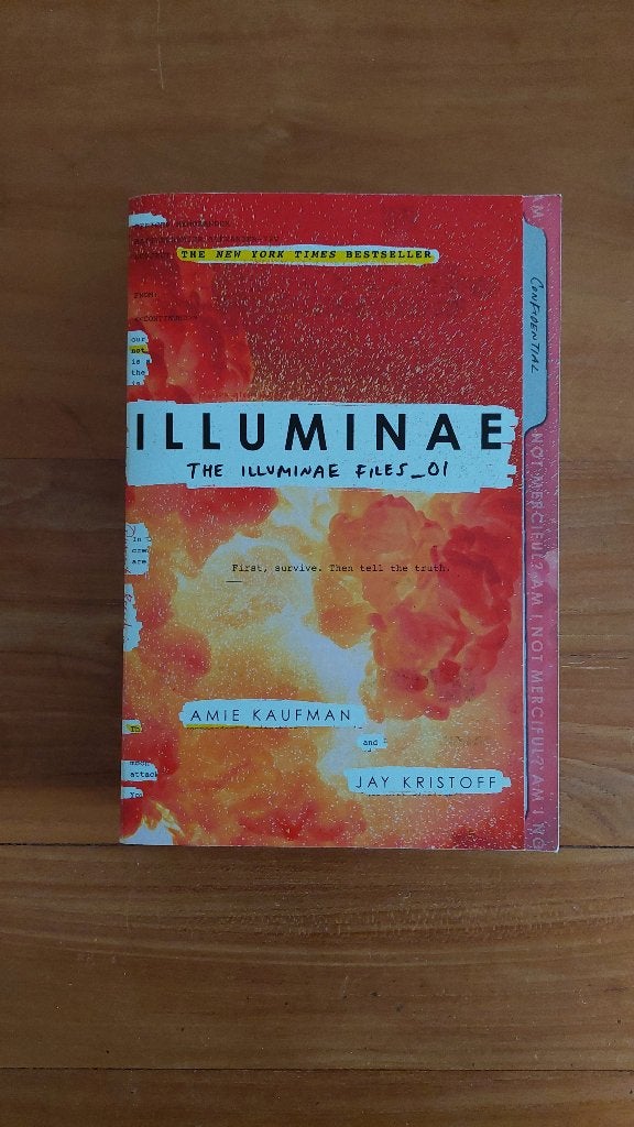 Illuminae - Amie Kaufman & Jay Kristoff, Ophalen of Verzenden, Gelezen