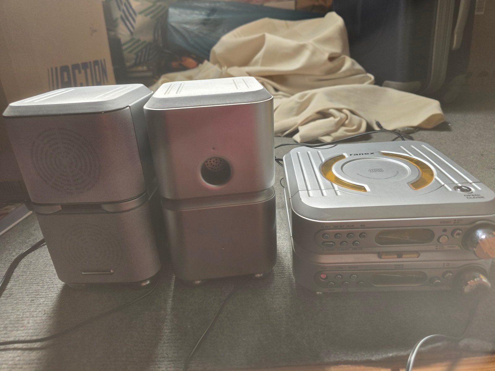 Stereo cd/radio met 2 boksen., Ophalen of Verzenden