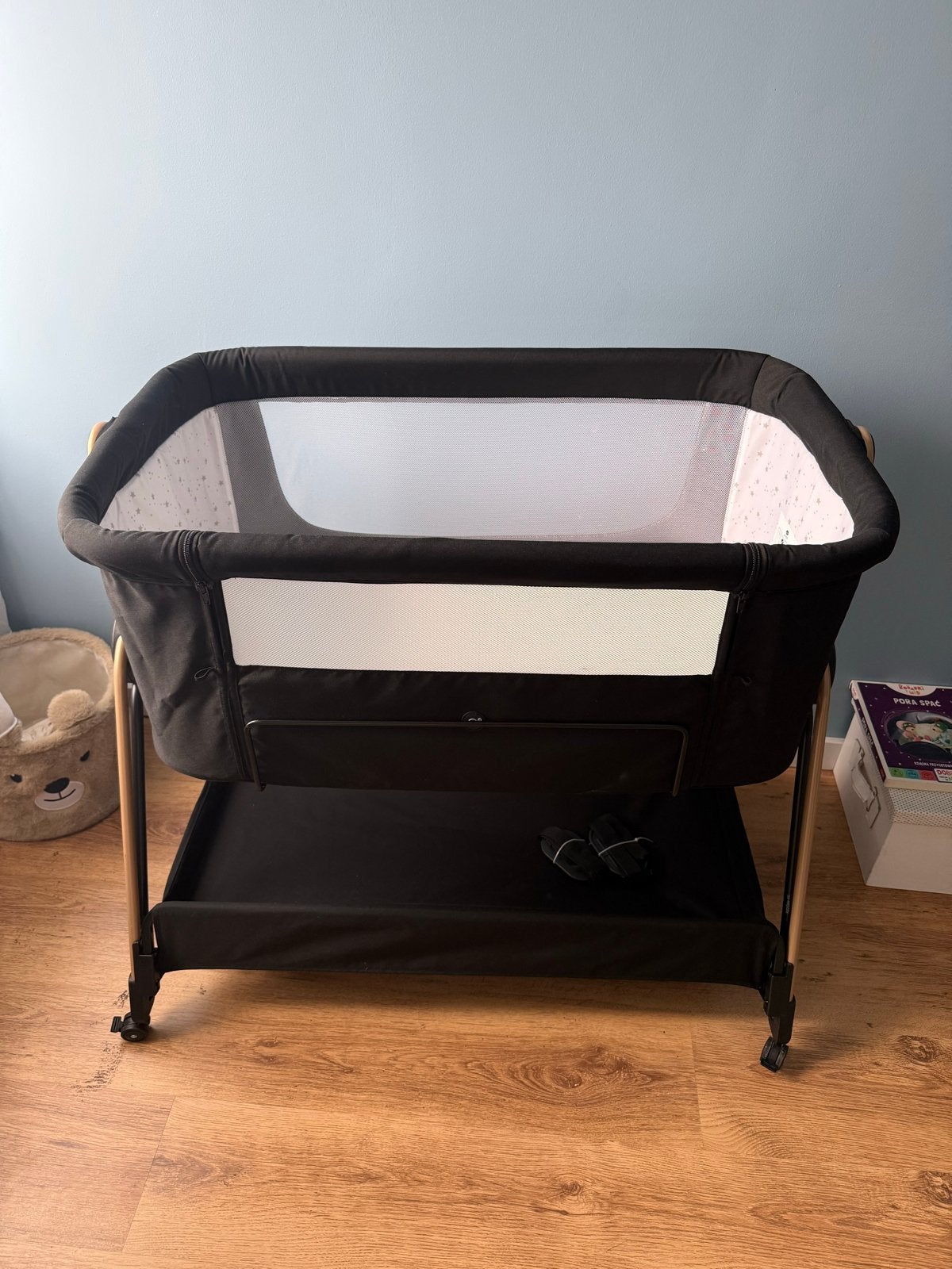 Puck co-sleeper – zwart met gouden details, Ophalen, Zo goed als nieuw, Wieg