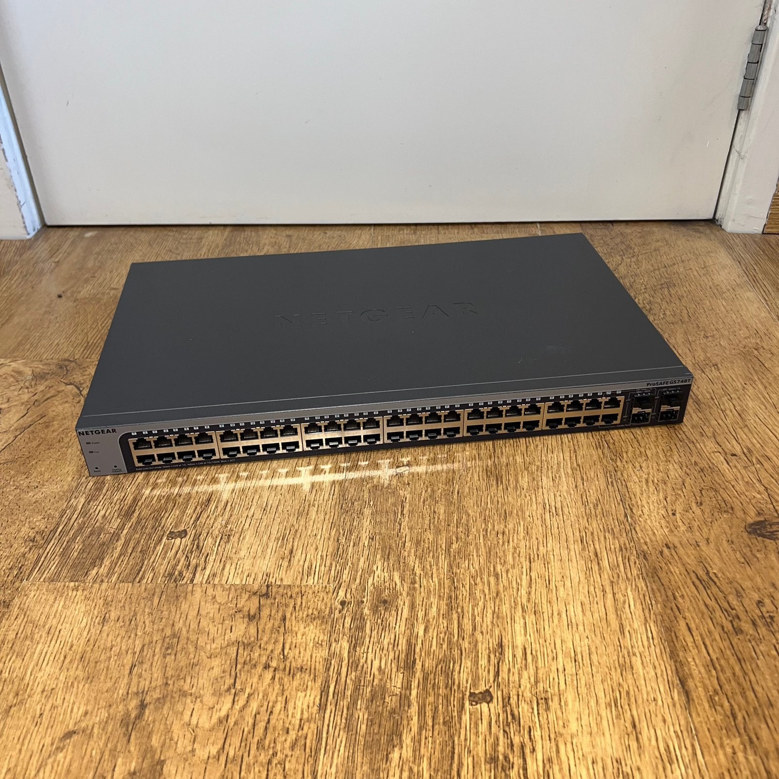 Netgear ProSAFE GS748T – 48-poorts Gigabit Smart Switch, Computers en Software, Netwerk switches, Ophalen of Verzenden, Gebruikt