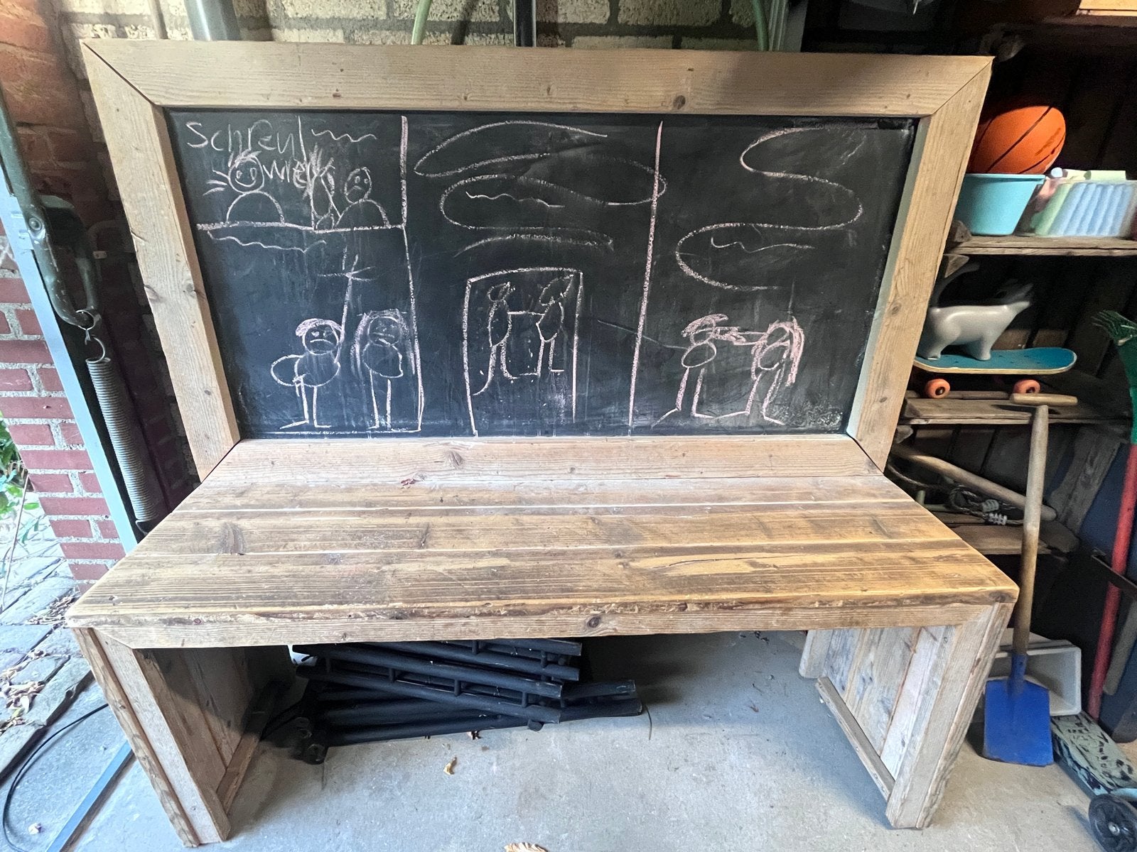 Houten kinderbureau met krijtbord, Ophalen, Gebruikt, Tafel(s)
