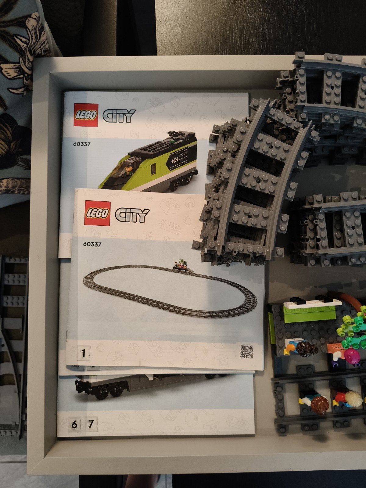 LEGO City Passagierstrein 60337 met extra rails en wissels, Kinderen en Baby's, Speelgoed | Duplo en Lego, Zo goed als nieuw, Lego