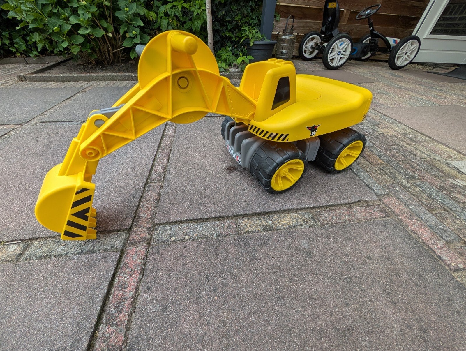 BIG Maxi Graafmachine/Loopauto - Geel, Kinderen en Baby's, Speelgoed | Buiten | Voertuigen en Loopfietsen, Gebruikt, Loopvoertuig