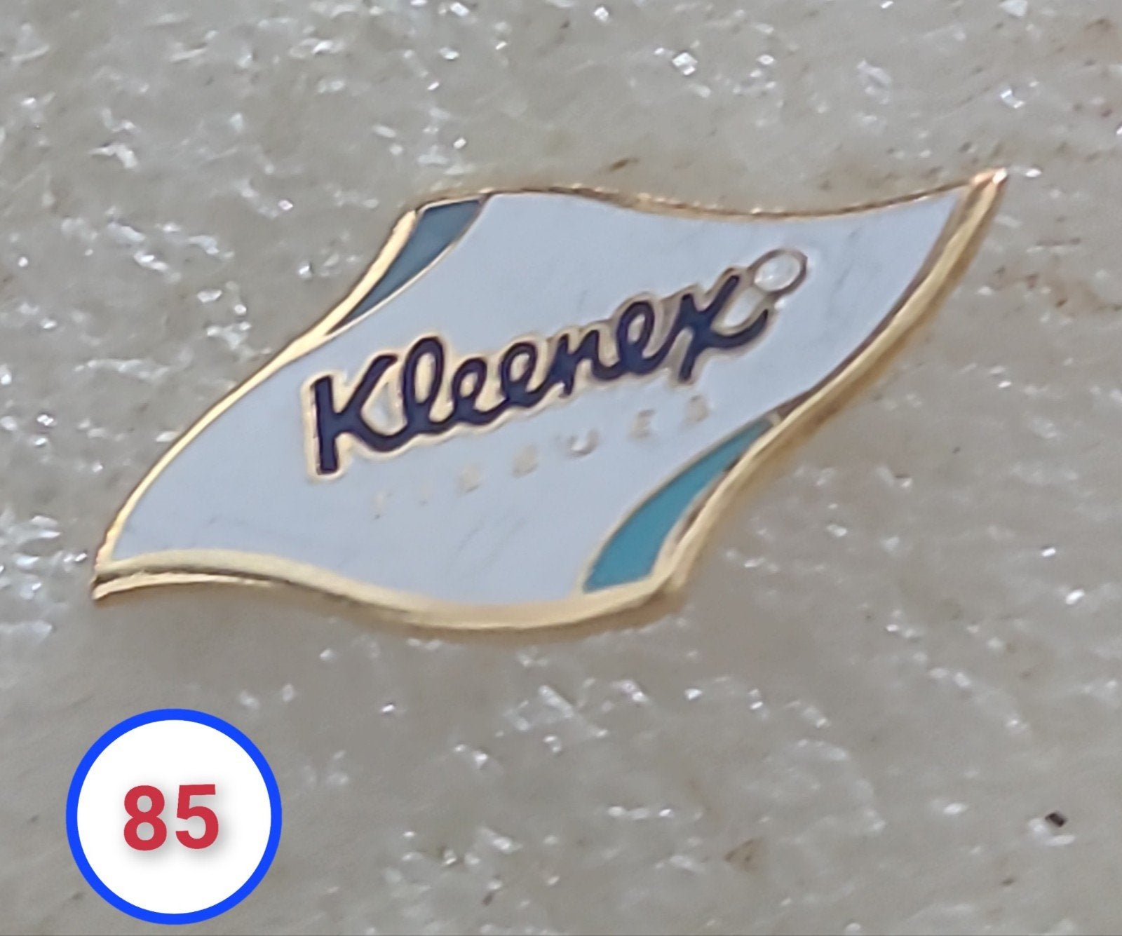 Kleenex Pin - Vintage Reclame Speldje, Verzenden