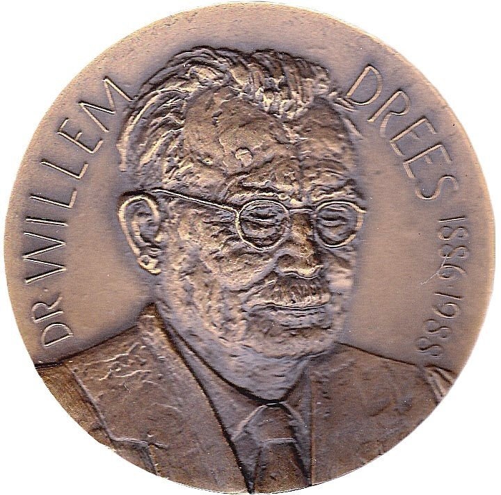 DR. WILLEM DREES 1886 - 1988, Ophalen of Verzenden, Overige materialen