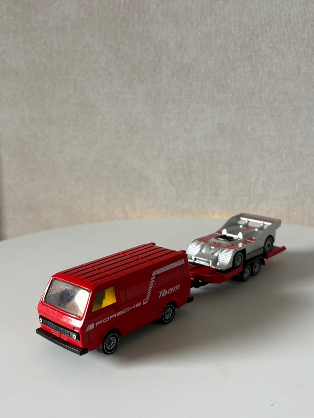 Siku 2217 Vw LT Porsche race team, Ophalen of Verzenden, Zo goed als nieuw, Auto, SIKU