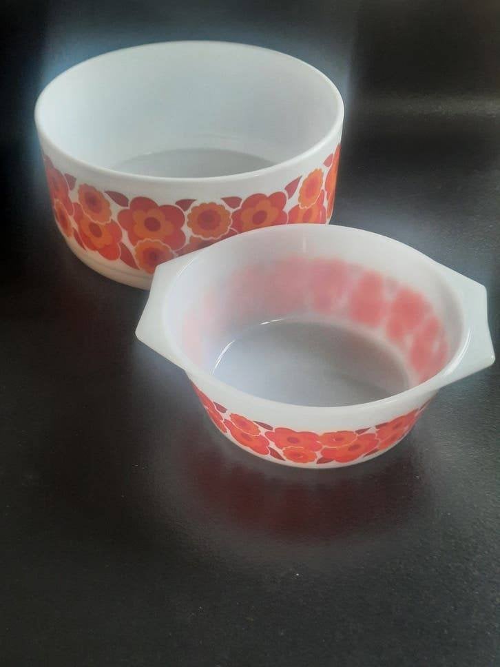 Arcopal 'Lotus' schalen , 2 stuks, Ophalen of Verzenden, Overige stijlen, Glas, Schaal of Schalen