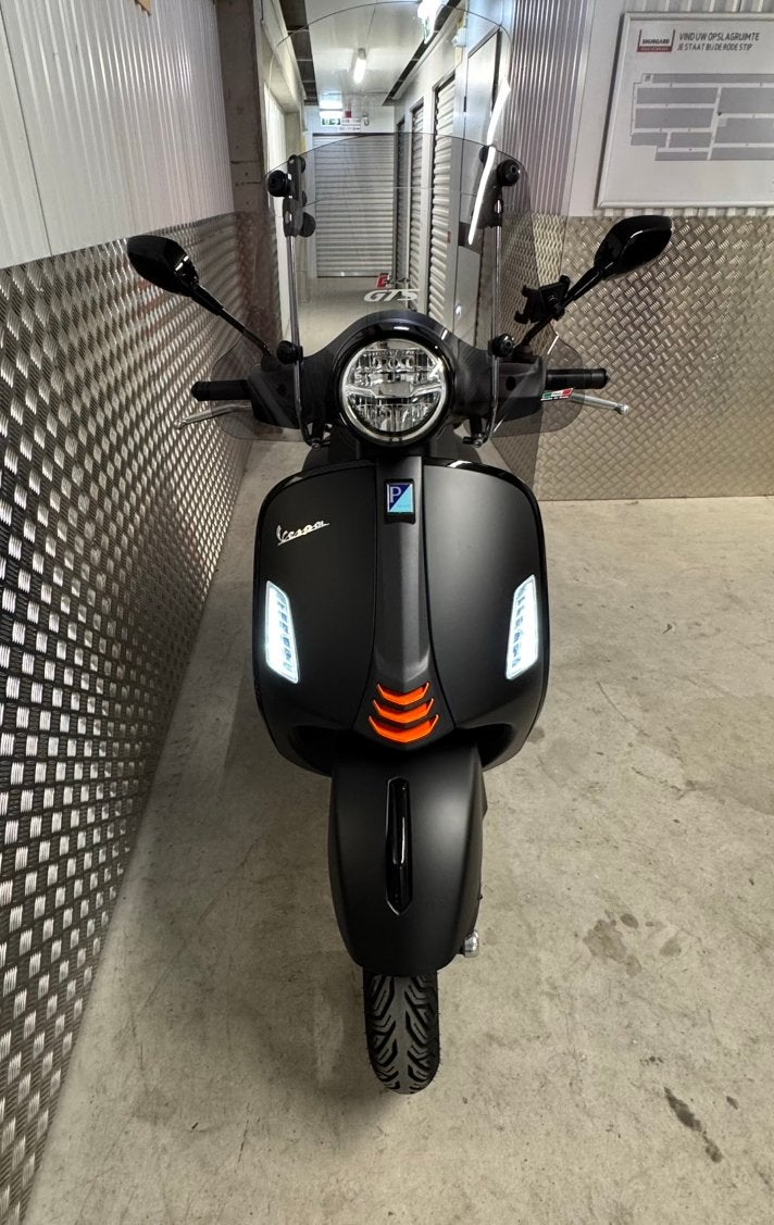 Vespa 300 GTS HPE2 - ABSOLUTE NIEUWSTAAT!, Motoren, Motoren | Piaggio, Particulier, Automaat, 1 cilinder, 12 t/m 35 kW