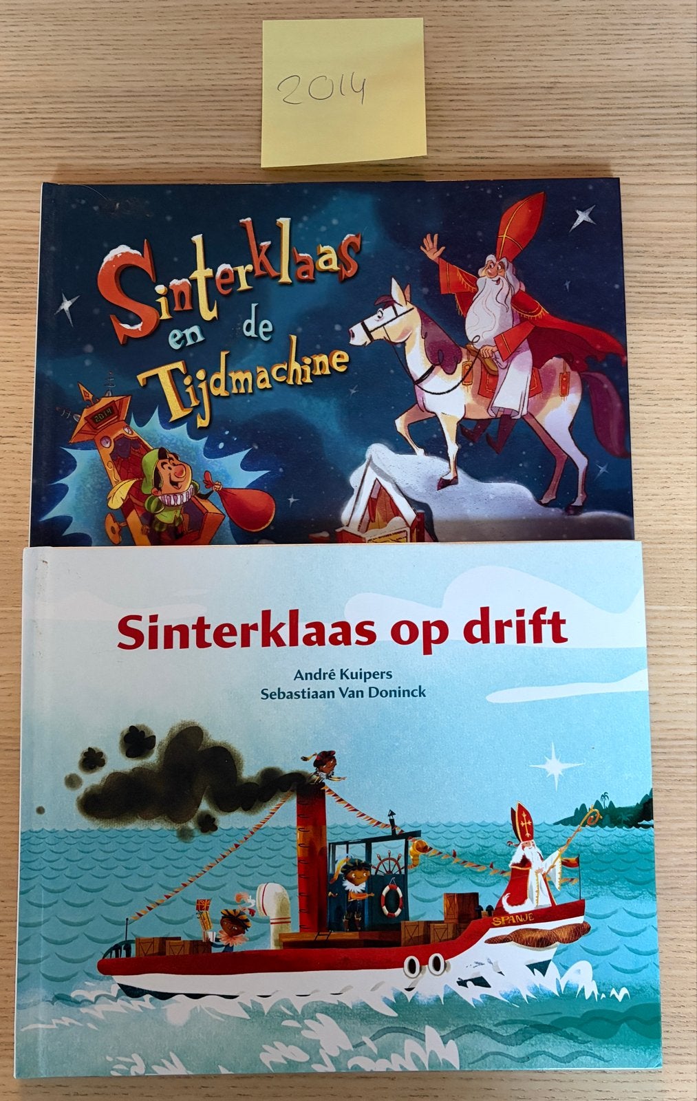 2 Sinterklaas boeken uit 2014: Sinterklaas en de Tijdmachine, Ophalen of Verzenden, Gelezen, 3 tot 4 jaar