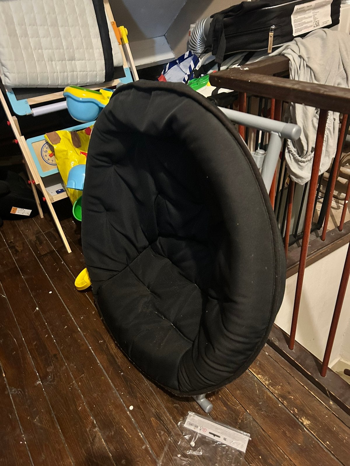 Leuke zwarte kuipstoel voor in de tuin?, Huis en Inrichting, Ophalen