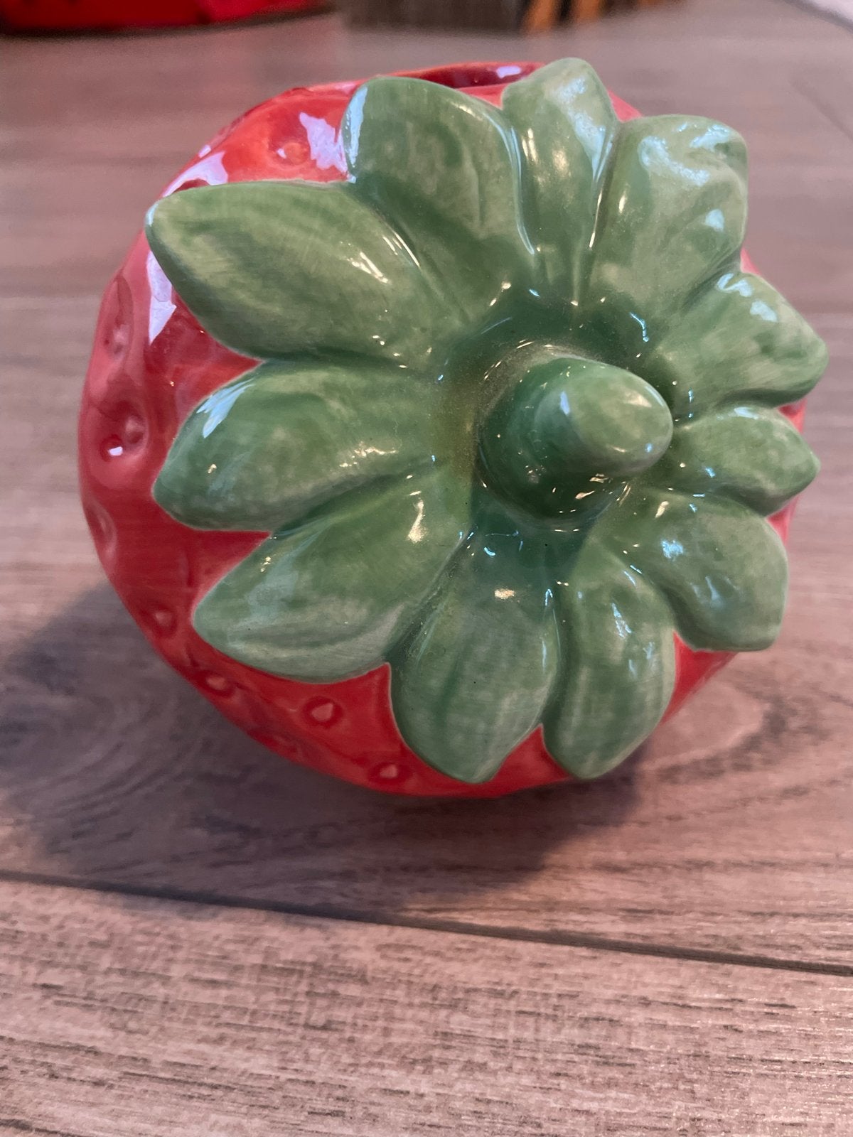 Aardbeien vaasje / decoratie, Huis en Inrichting, Woonaccessoires | Vazen, Ophalen, Gebruikt, Aardewerk of Porselein, Minder dan 50 cm