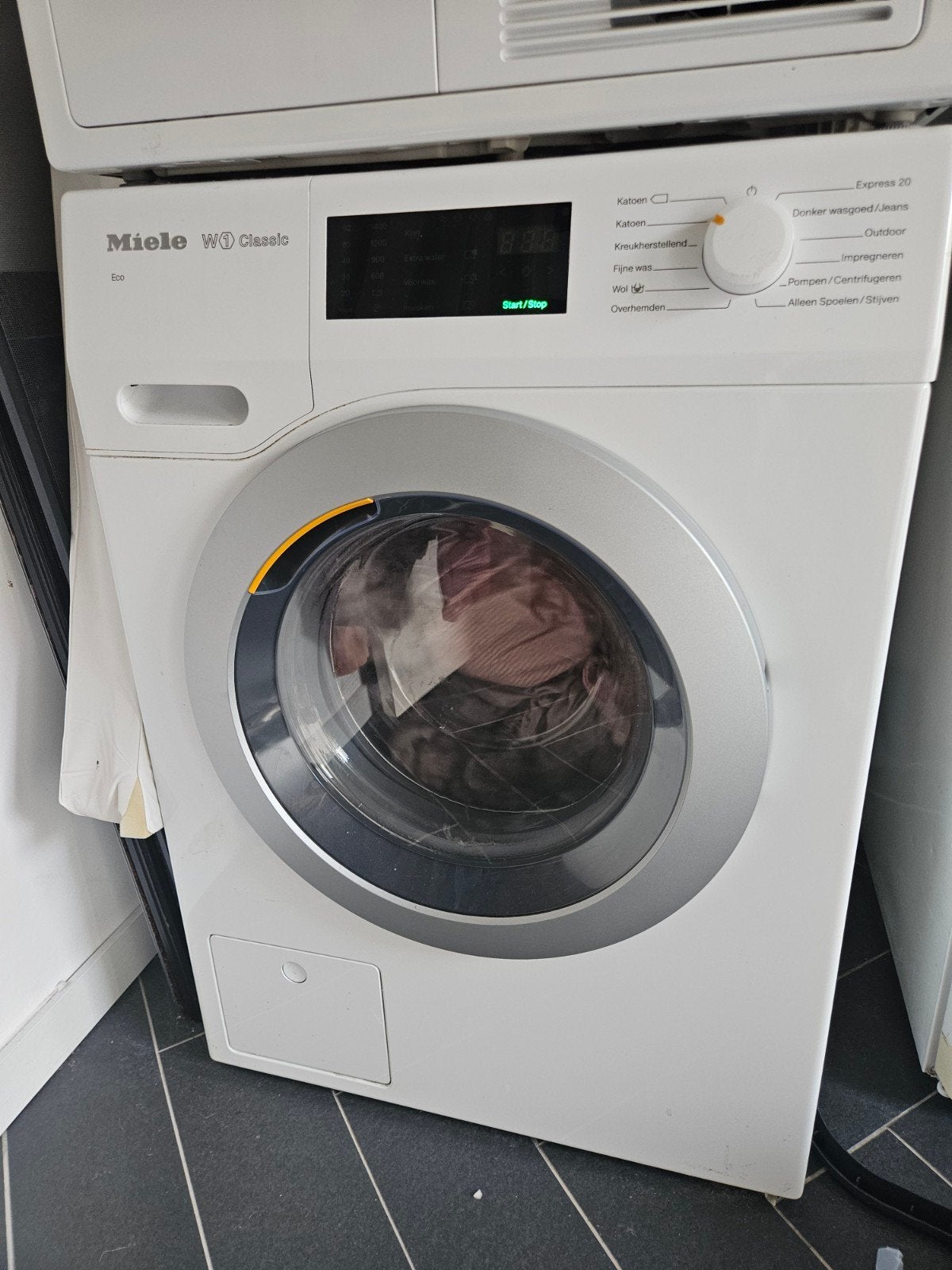 Miele W1 Classic Wasmachine - Goedwerkend, 8 jaar oud, Ophalen, Gebruikt, Voorlader, Wolwasprogramma