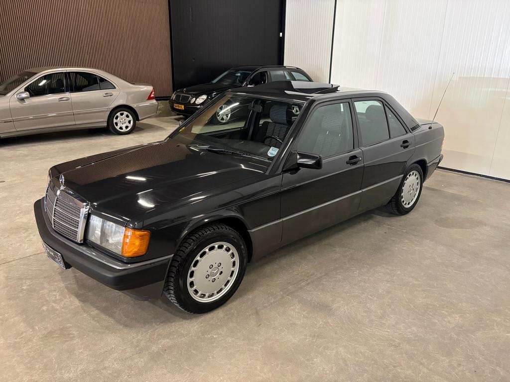Mercedes-Benz 190-serie 1.8 E Automaat Sportline Schuifdak, Auto's, Mercedes-Benz, Automaat, Gebruikt, Zwart, 4 cilinders