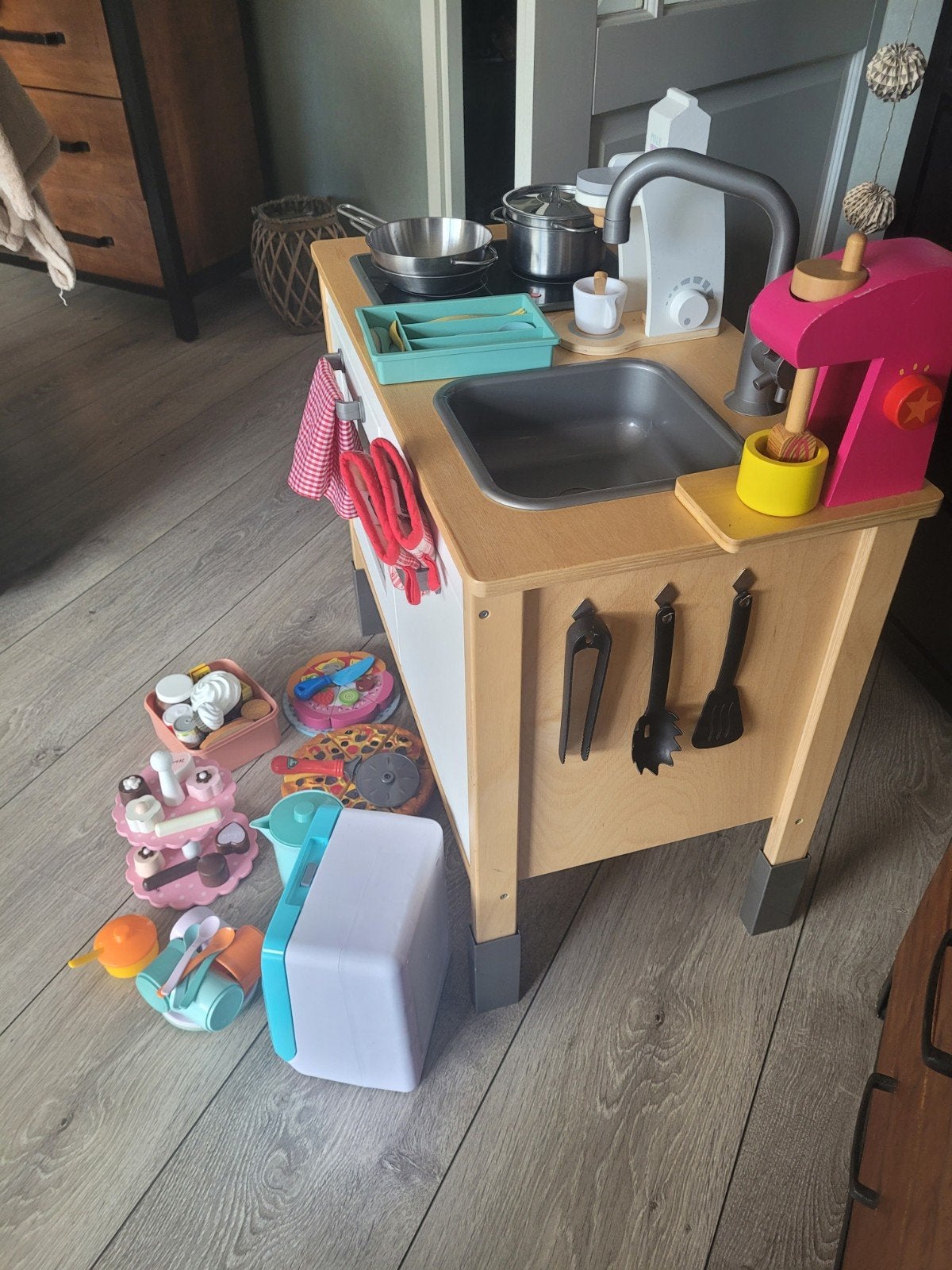Speelkeuken met veel extra's en accessoires, Ophalen, Gebruikt, Hout, Speelkeuken
