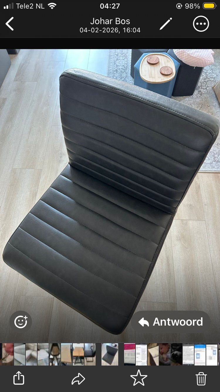 4  zwarte hoge barstoelen met metalen frame, Huis en Inrichting, Stoelen, Ophalen, Zwart, Zo goed als nieuw, Vier