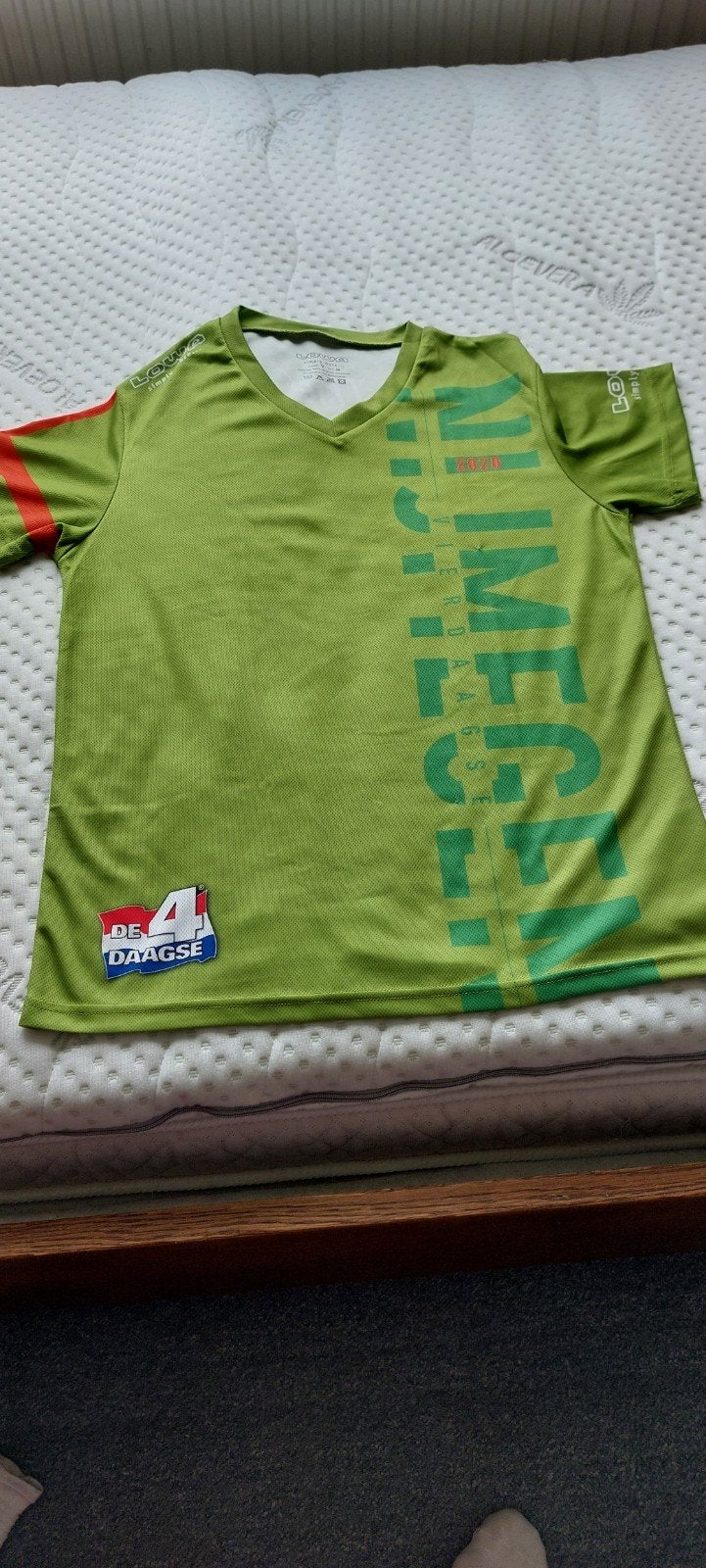 Nijmeegse 4 daagse wandelshirts, 2 stuks maat M, Kleding | Dames, Ophalen of Verzenden, Zo goed als nieuw, Maat 38/40 (M), Korte mouw