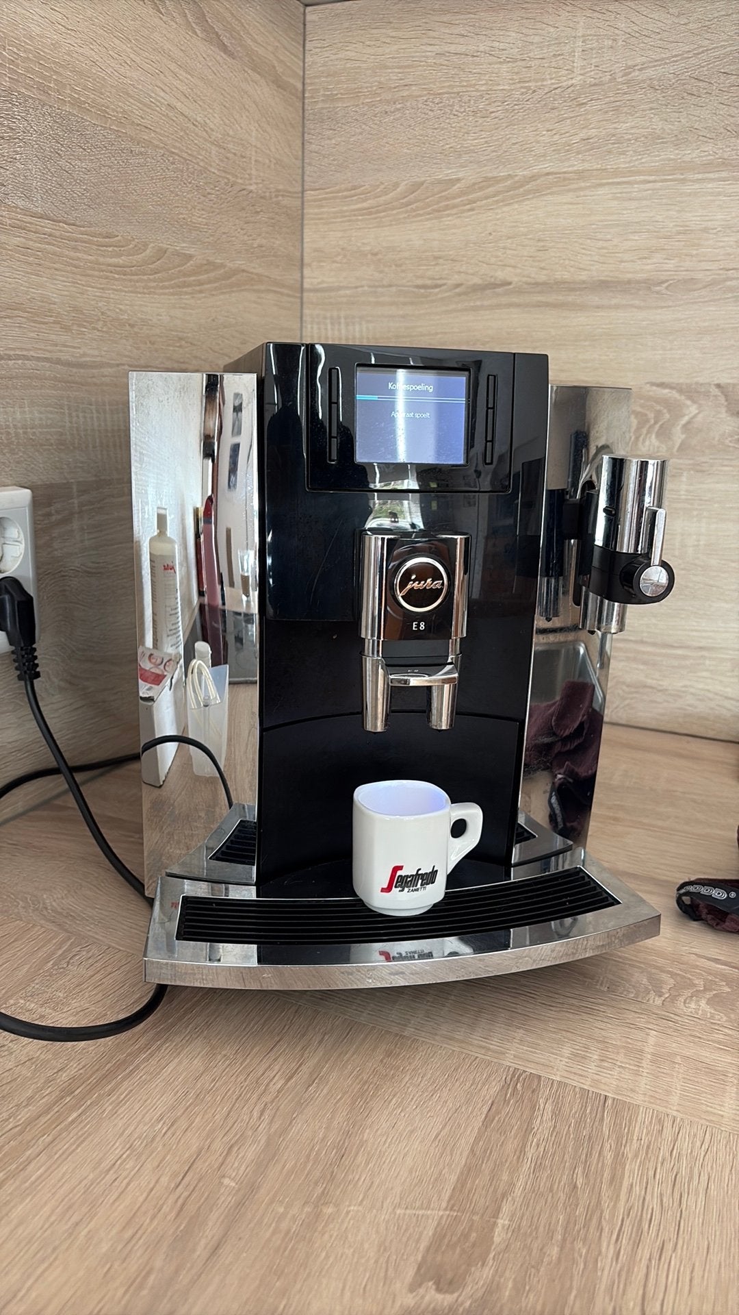 Jura e8, Ophalen, Gebruikt, Combi, 2 tot 4 kopjes