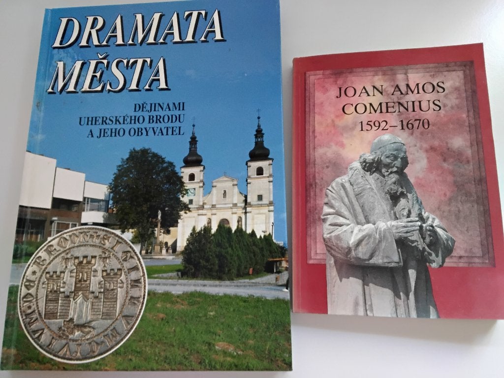 Joan Amos Comenius + Boek over Uhersky Brod, Ophalen of Verzenden, Zo goed als nieuw, Europa