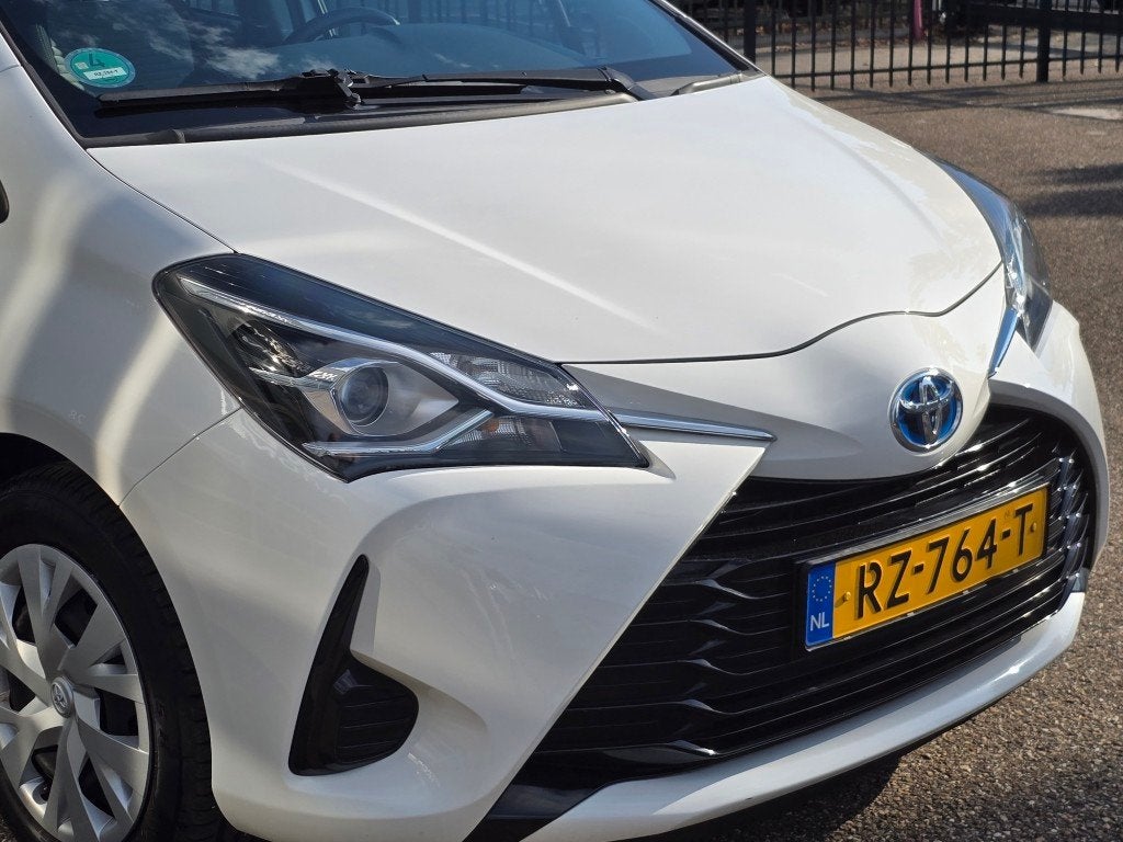 Foto 5 van Toyota Yaris 1.5 Hybrid Aspiration PERFECT ONDERHOUDEN ZEER