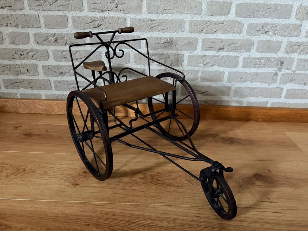 *Vierwieler fiets met houten zitting antiek*, Ophalen