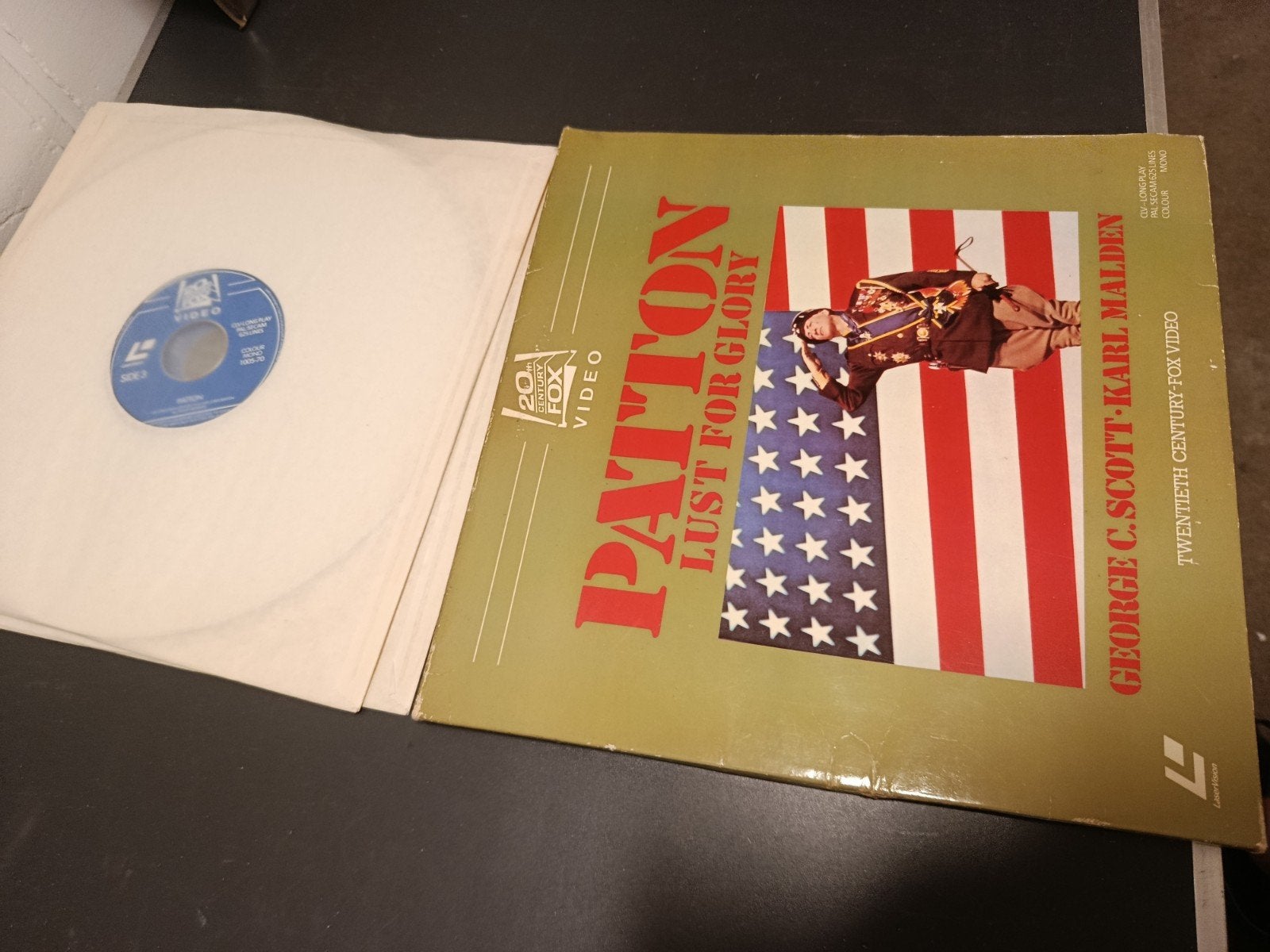 Patton: Lust for Glory - LaserDisc (Vintage), Engels, Ophalen of Verzenden, Vanaf 12 jaar, Inclusief doosje