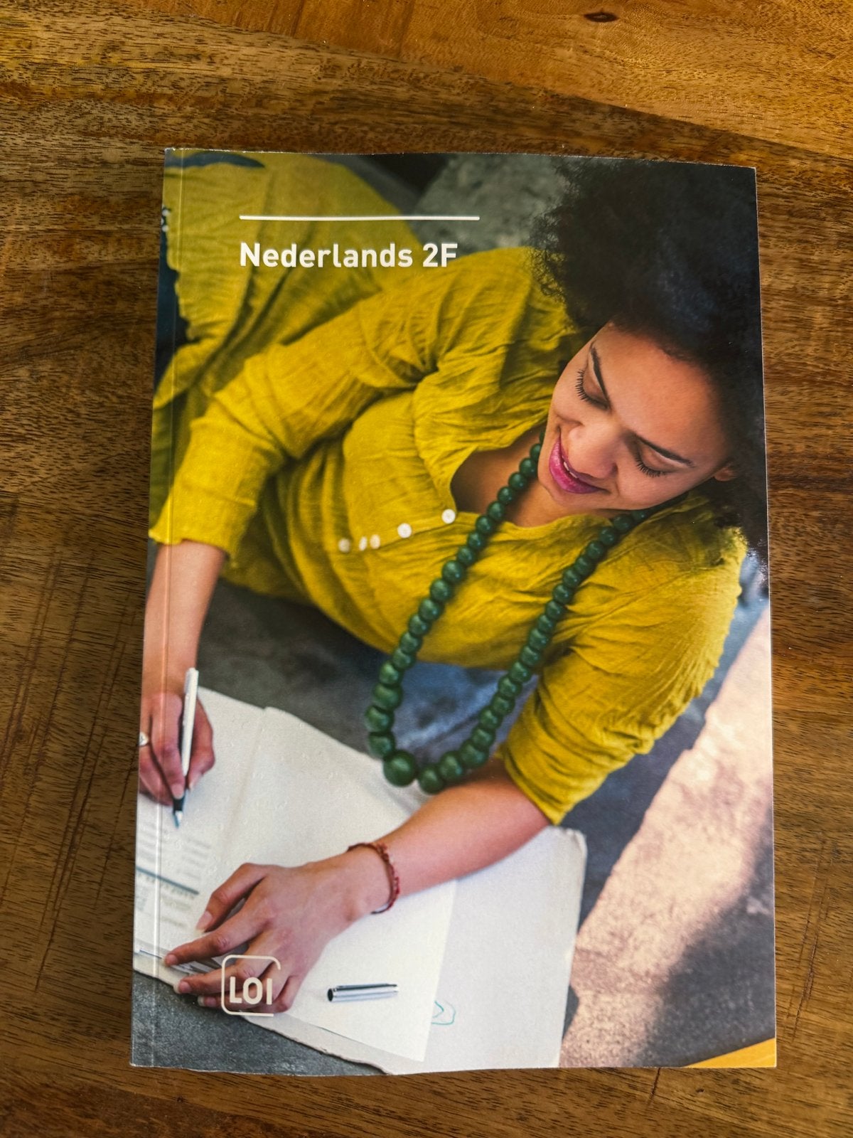 Boek Nederlands 2F - LOI, Ophalen of Verzenden, Alpha, Zo goed als nieuw, MBO