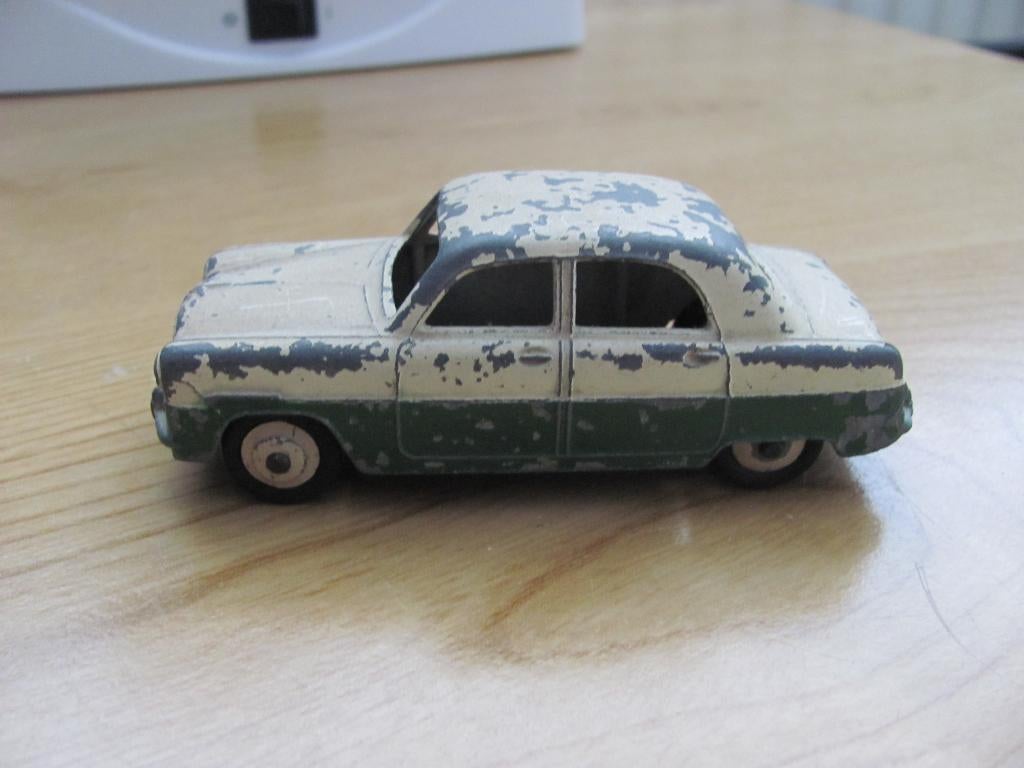 Dinky Toys Ford Zephyr 1:43, Hobby en Vrije tijd, Modelauto's | 1:43, Ophalen of Verzenden, Gebruikt, Auto, Dinky Toys