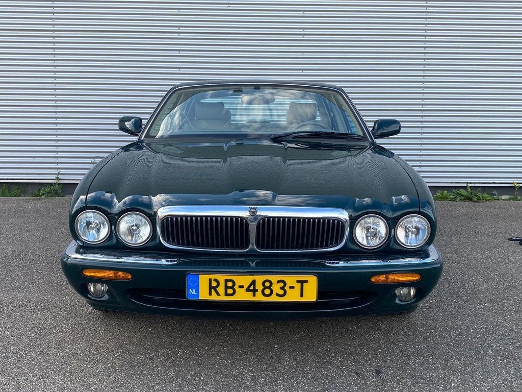 Jaguar XJR XJ 4.0 V8 / Youngtimer / Zeer Nette auto / Automa, Auto's, Jaguar, Achterwielaandrijving, Gebruikt, Bedrijf, 102 €/maand