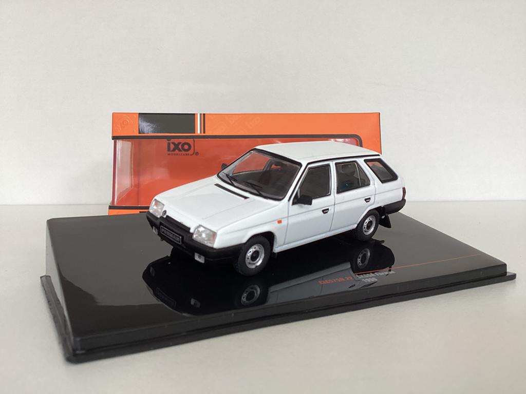 Skoda Favorit Estate (Forman) 1990-‘94 1:43 Ixo Nieuw in ovp, Hobby en Vrije tijd, Modelauto's | 1:43, Ophalen of Verzenden, Nieuw