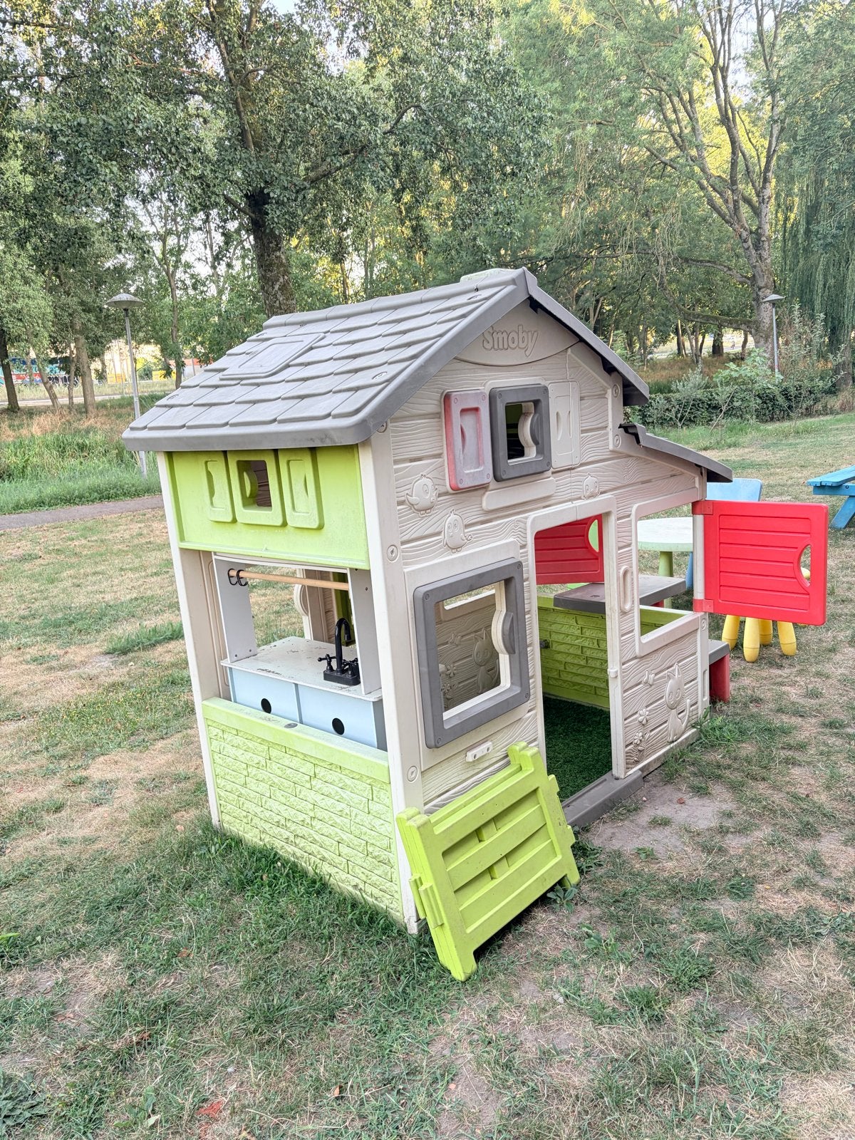 Smoby Speelhuisje met Keuken en Picknicktafel, Ophalen, Gebruikt, Kunststof