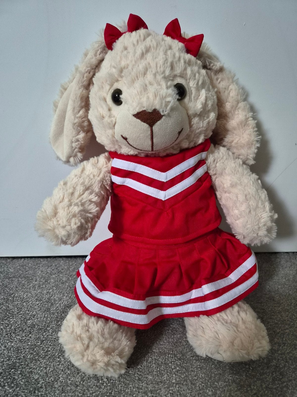 Build a Bear konijn knuffel met 2 outfits cheerleader, Overige merken, Overige karakters, Konijn, Ophalen of Verzenden