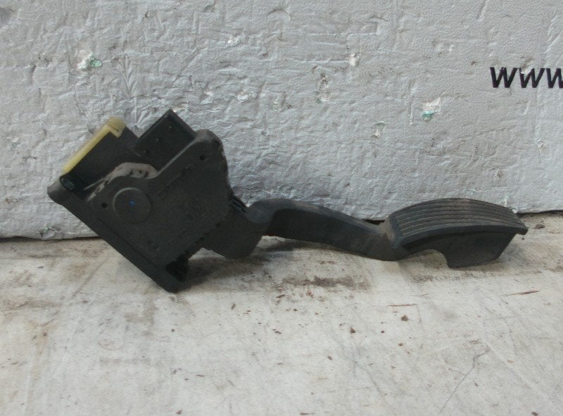 Gaspedaal Opel Corsa D (2006-07/2010-12) 13305804, Auto-onderdelen, Interieur en Bekleding, Gebruikt, Bahnhofsplatz, Rüsselsheim am Main 65423, , Duitsland