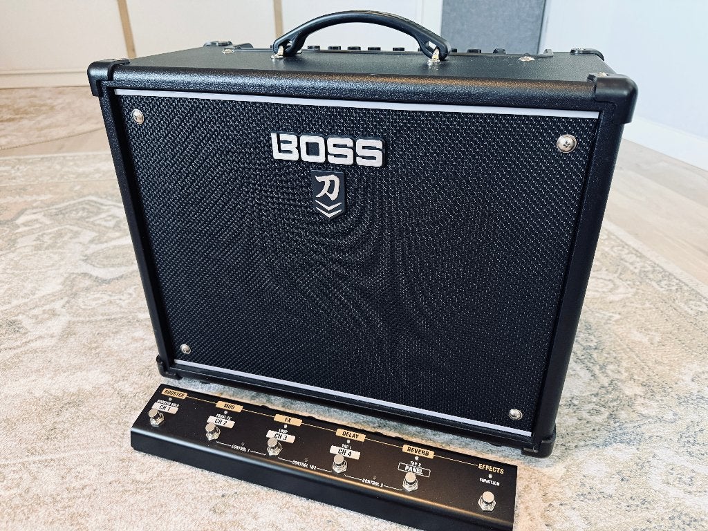 Boss Katana MKII EX combo + Boss GA-FC EX voetcontroller, Ophalen, Zo goed als nieuw, Gitaar, 50 tot 100 watt