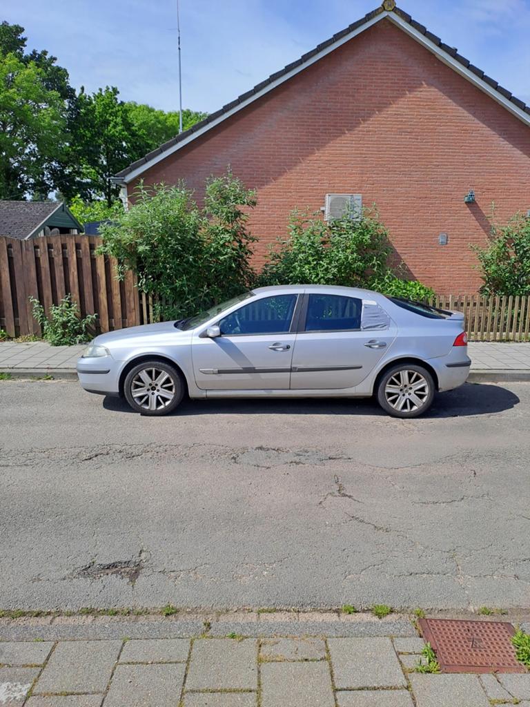 Renault Laguna 2.0 16V 100KW Auth E4 2006 Grijs, Auto's, Renault, 4 cilinders, Leder en Stof, Origineel Nederlands, Particulier